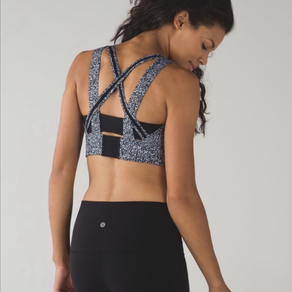 LuLuLemon Athletica Oxygen Sportsbra adjustable size 6